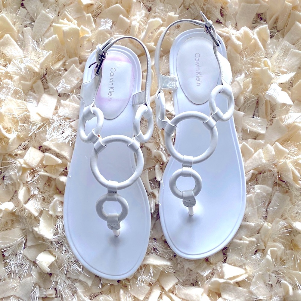 ✅T-Strap with Circles Details BRIGHT WHITE